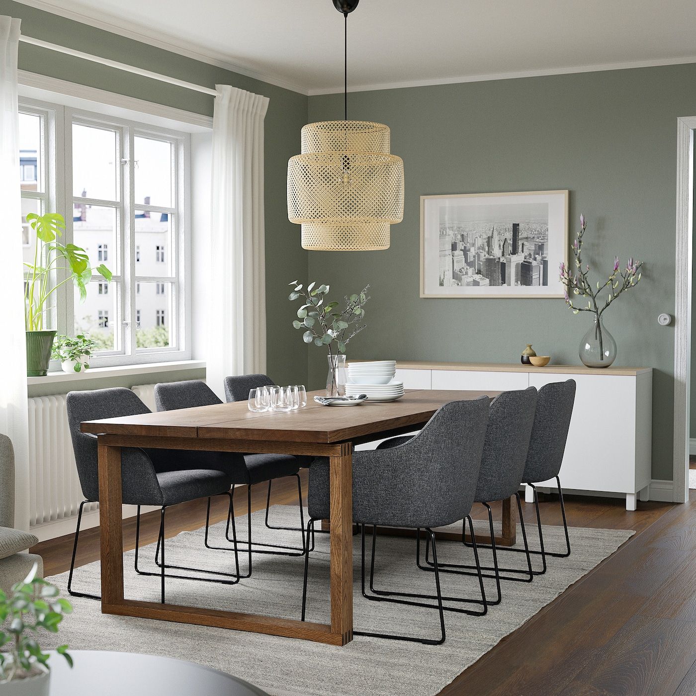 Modern Scandinavian Dining Room with Wooden Table